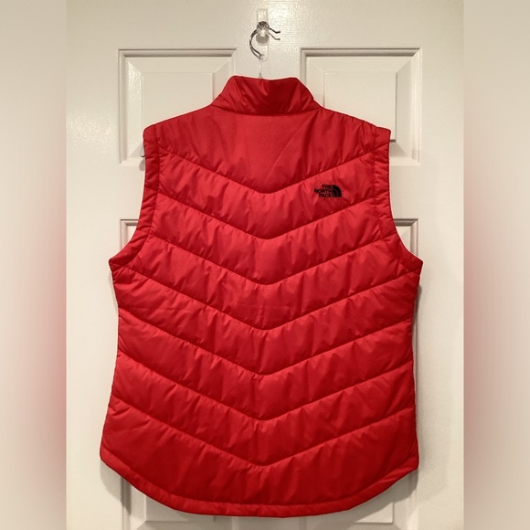 NWOT - North Face Red Puffer Vest - L - Picture 5 of 11